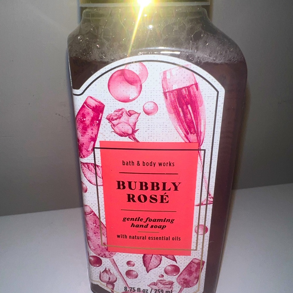 Bath & Body Works Bubbly Rosé Gentle Foaming Hand Soap - Pink